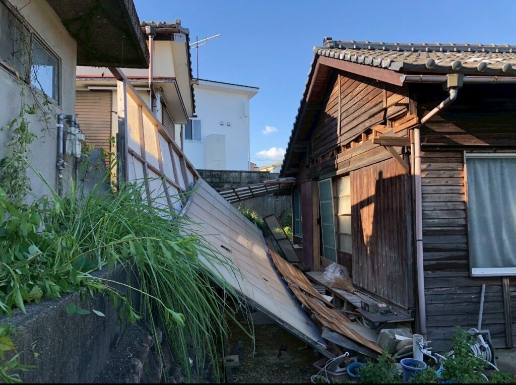 延岡市｜縁側の屋根修理