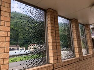 佐伯市｜店舗ガラスフィルム施工